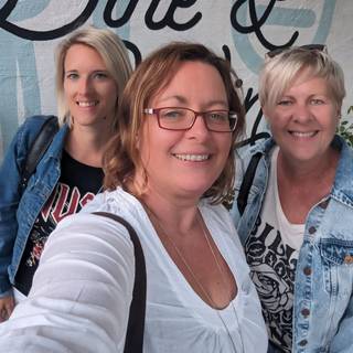 Edda, Evelyn & Isabella beim Castlecamp 2023. Edda, Evelyn & Isabella beim Castlecamp 2023.